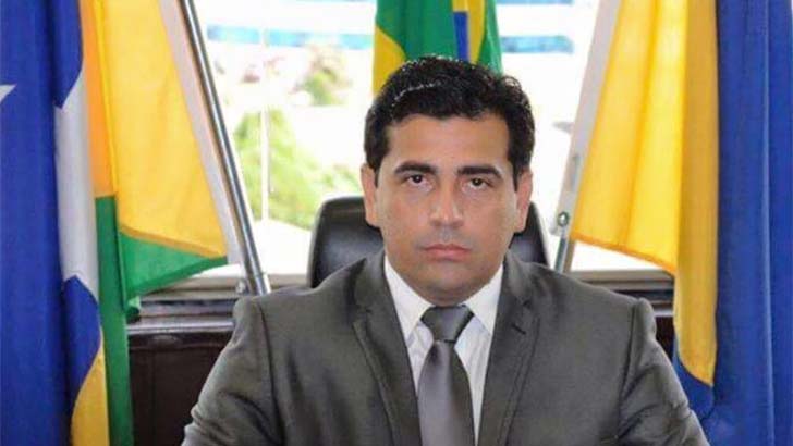 Em meio à crise gerada com vigilantes, prefeito Hildon Chaves demite presidente da Emdur