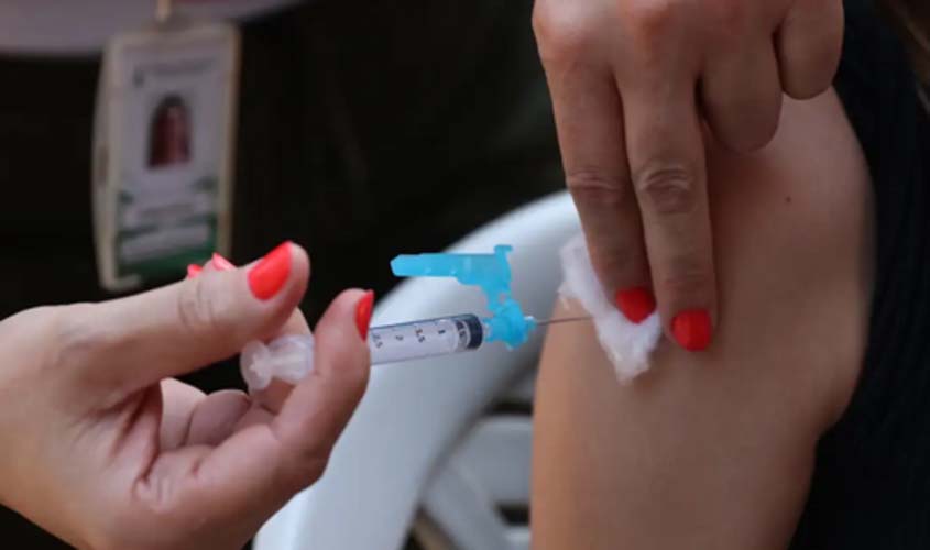 Dengue: SUS aplicou quase 815 mil doses da vacina até o fim de abril