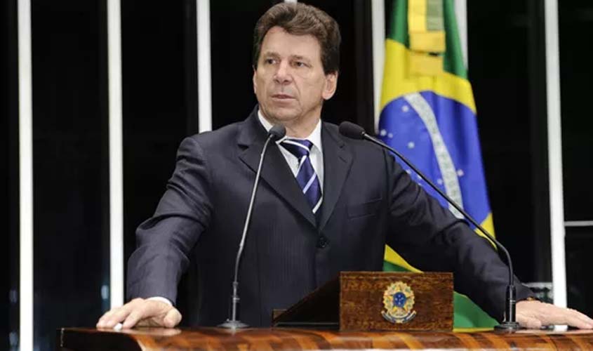 Ministério Público investiga senador por esquema em extração de madeira em Rondônia 