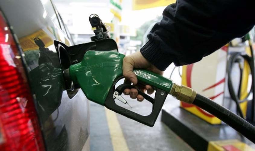 Preços da gasolina e do diesel sobem hoje nas refinarias