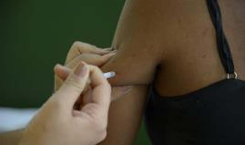 Postos de saúde de São Paulo vacinam contra febre amarela no fim de semana