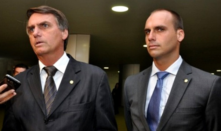 PGR denuncia Jair Bolsonaro por racismo, e Eduardo Bolsonaro por ameaças a jornalista