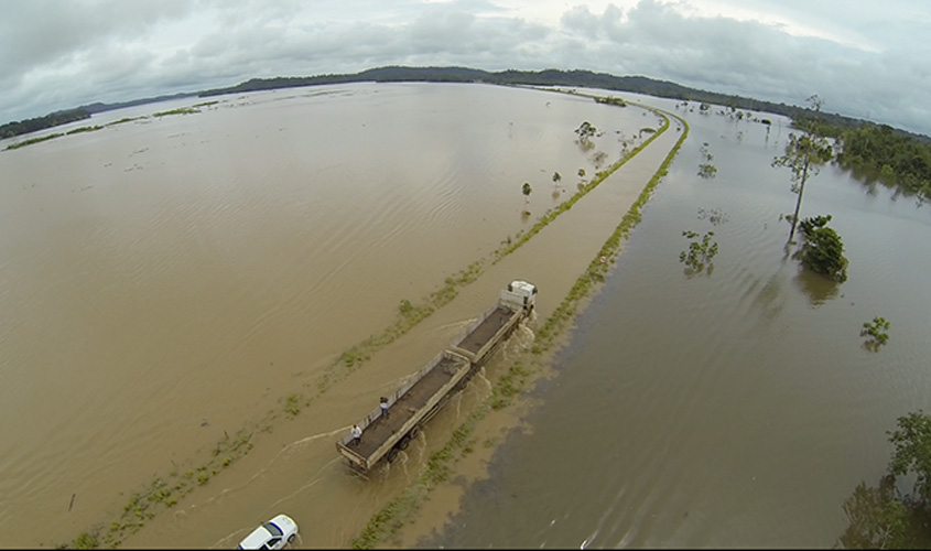 Governo do Acre pede que hidrelétricas de Rondônia diminuam vazão para evitar isolamento do estado