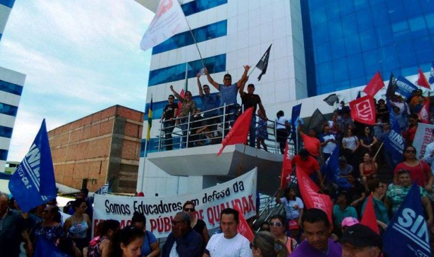 Sintero esclarece alteração da nova tabela salarial dos professores estaduais após a greve