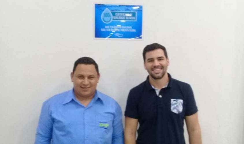 Loja Móveis Gazin e Supermercado Oliveira Atacarejo recebem Selo de Qualidade da Água em Pimenta Bueno