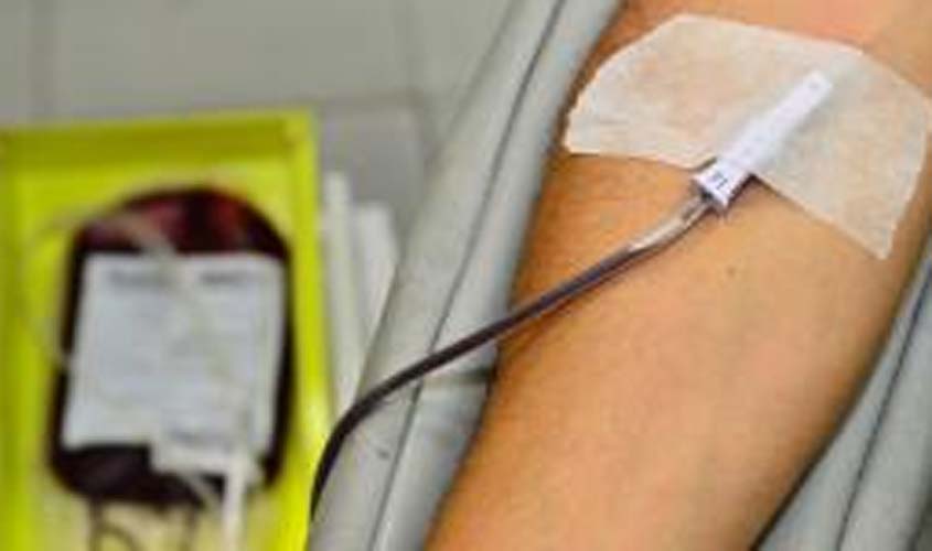 Gilmar Mendes pede vista de ação sobre doação de sangue por homossexuais