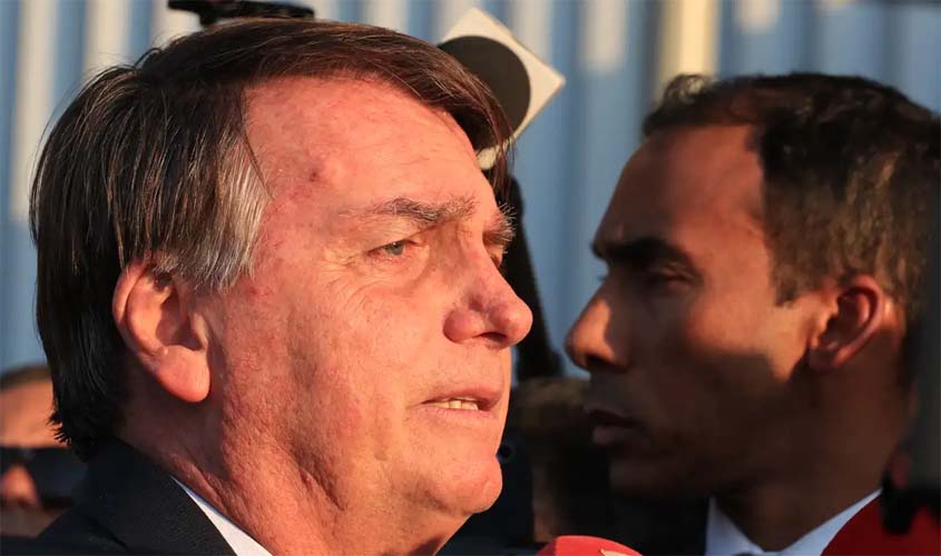 Bolsonaro diz ao STF que seria 'ilógico' pedir asilo a embaixador