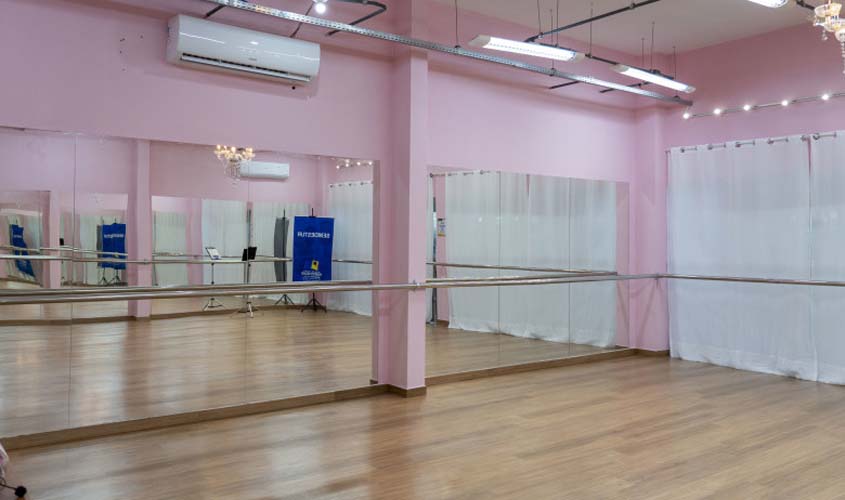 Nova sala de ballet é inaugurada na praça CEU