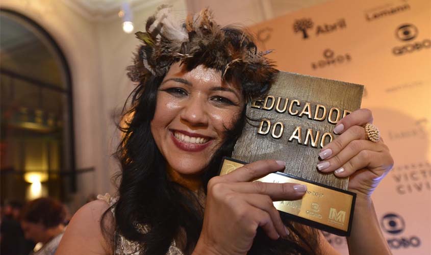 Professora de escola indígena de Rondônia é escolhida a Educadora do Ano