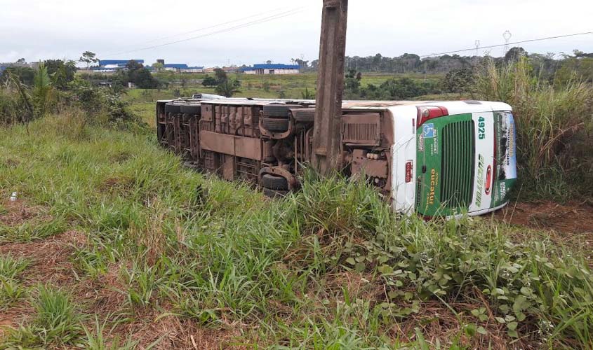 Criança morre e 20 passageiros ficam feridos em acidente com ônibus da Eucatur